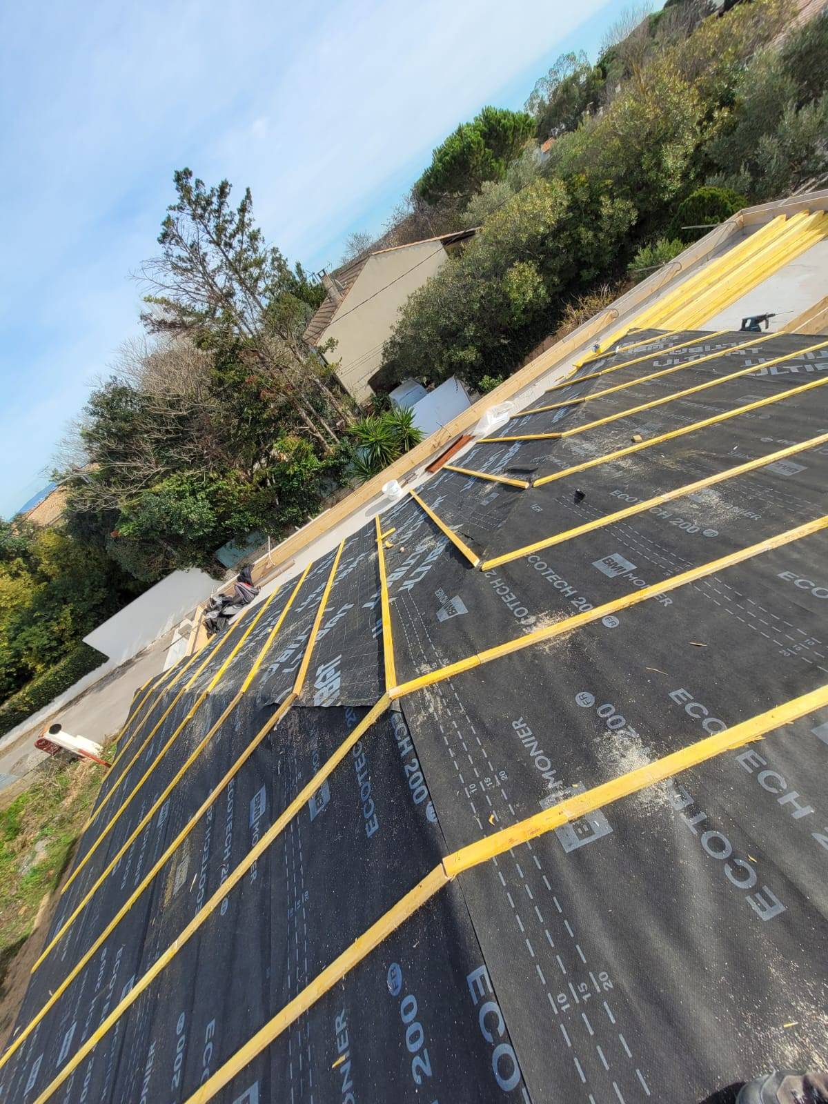 Charpentier couvreur à Vias – Intervention sur maisons individuelles