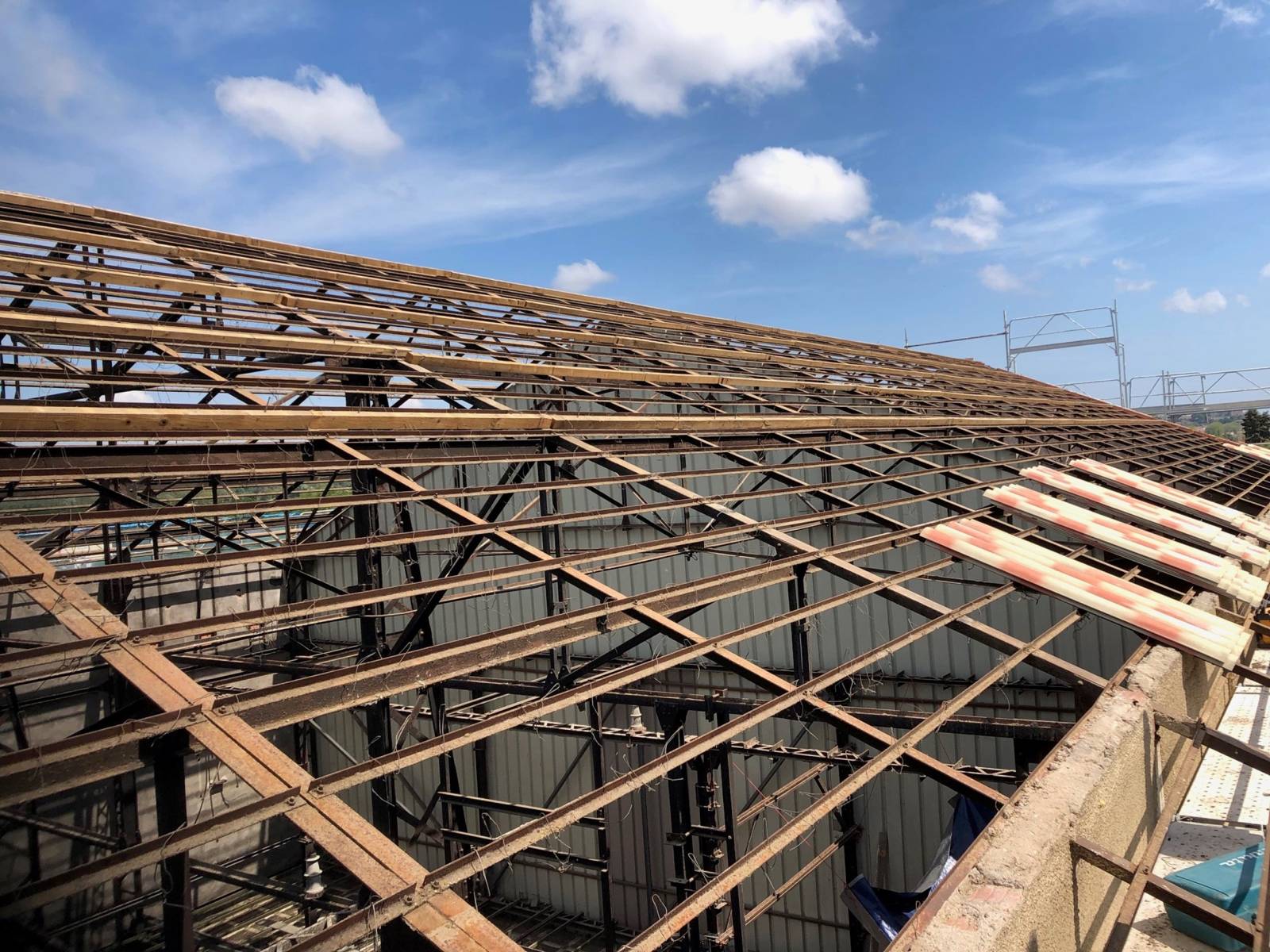 Chantier de désamiantage et réfection de toiture à Béziers