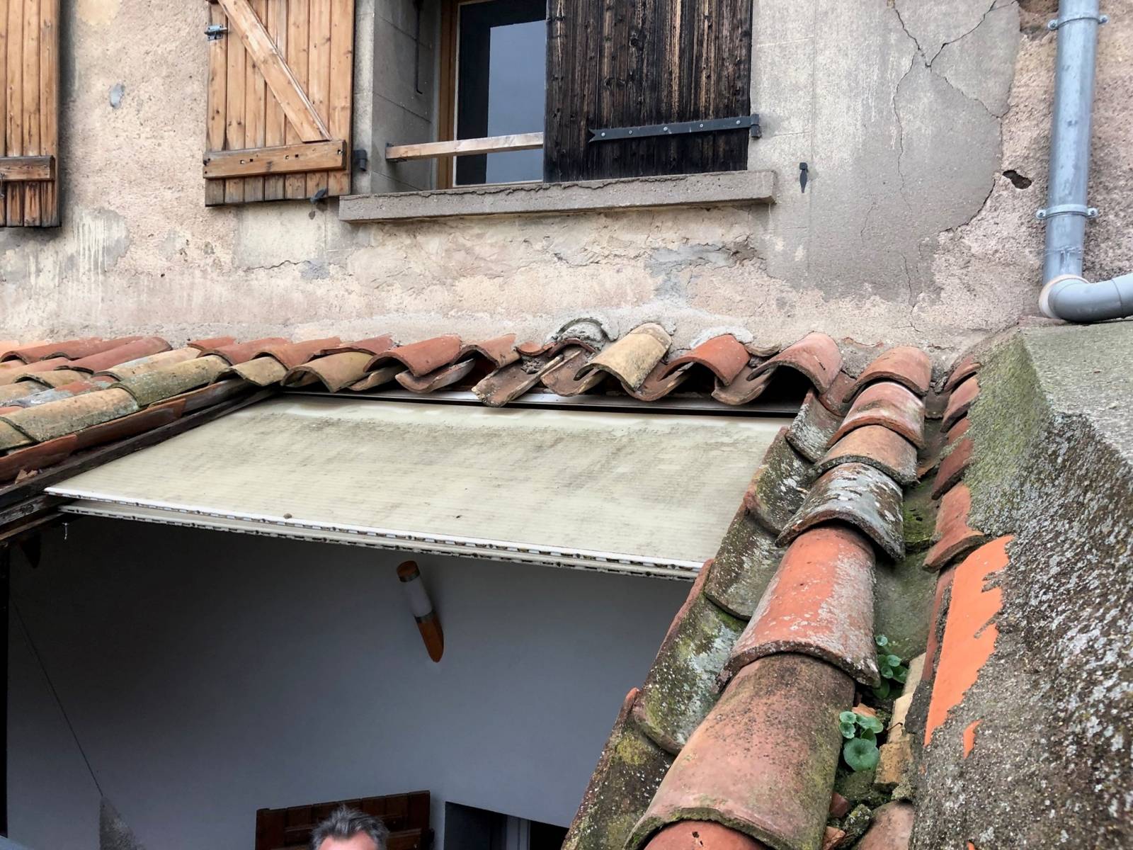 Installation et rénovation de fenêtre de toit à Montblanc proche de Pézenas dans l'Hérault