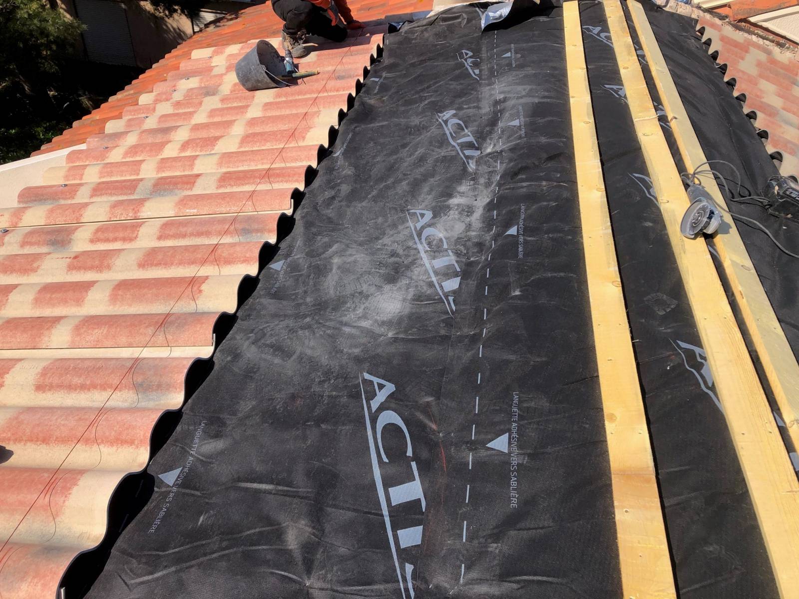 Réfection complète de toiture isolée à Saint-Thibéry dans l'Hérault