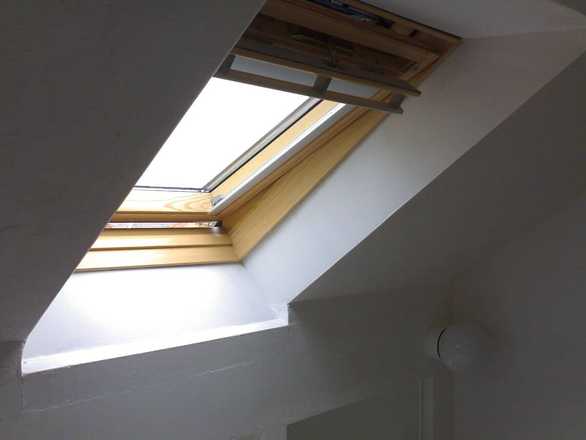 Installation de fenêtre de toit Velux à Agde proche de Béziers