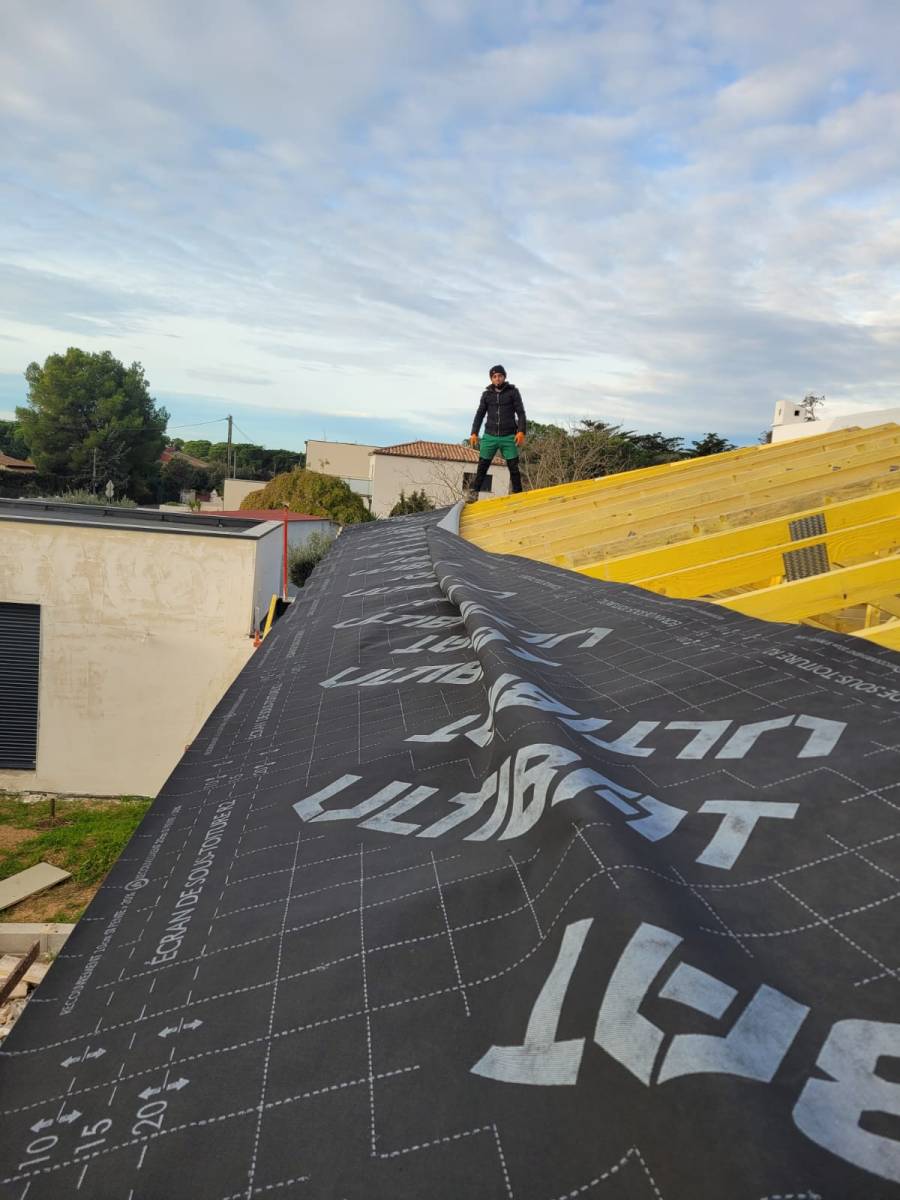 Charpentier couvreur pour maison individuelle à Vias et ses alentours