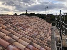 Rénovation et réparation de toiture en tuiles mécaniques à Saint-Thibéry dans l'Hérault